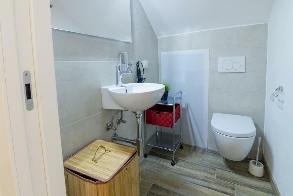 Miniloft Rosso - Mini-Loft Sanremo Centro. Wifi & Aria Condizionata Apartment Екстериор снимка